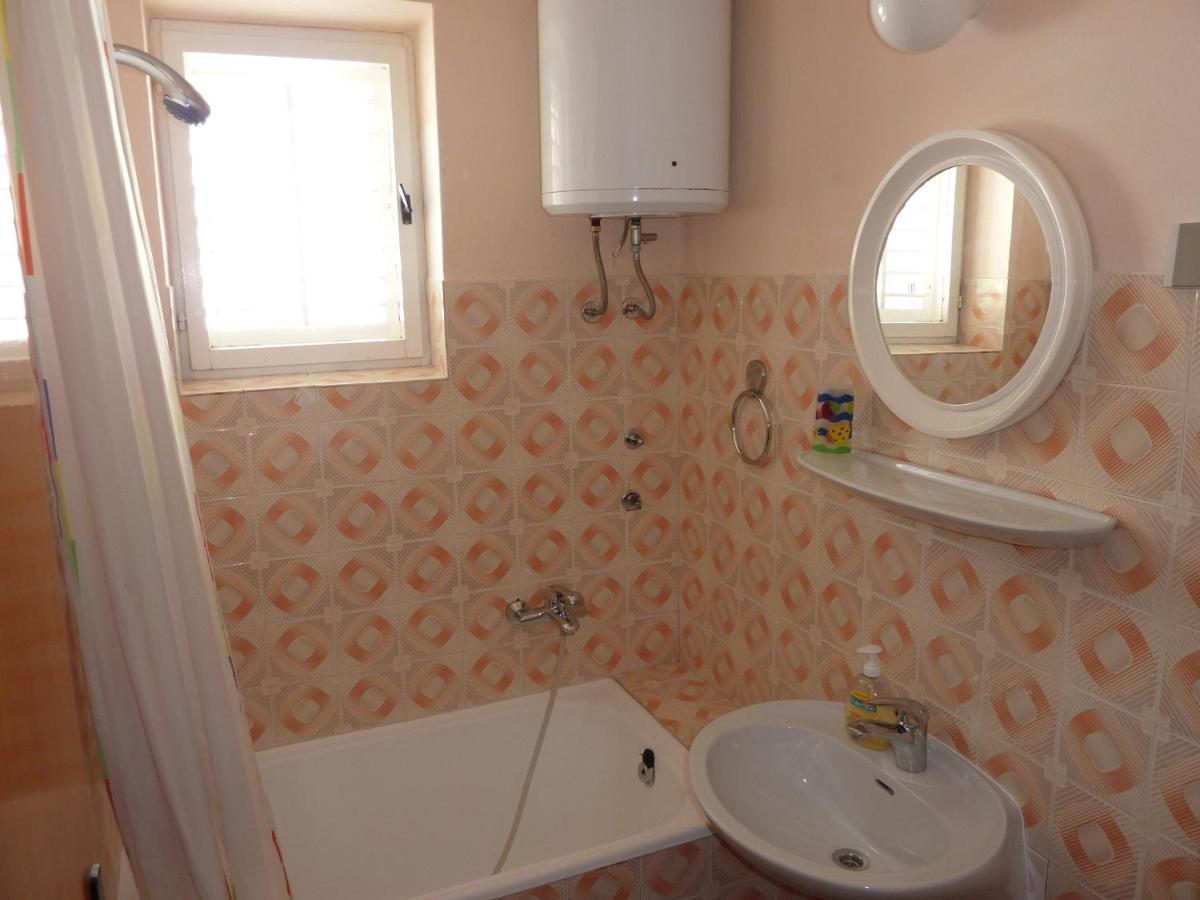 Apartments And Rooms With Parking Space Hvar - 15378 Hvar Town Exterior foto
